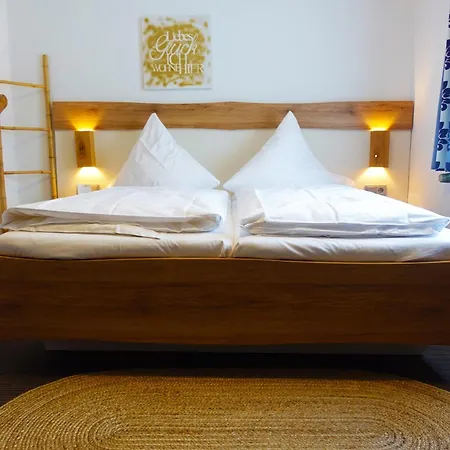 Berghof Wasserkuppe Und Gaestehaus Fuldaquelle 3* Gersfeld