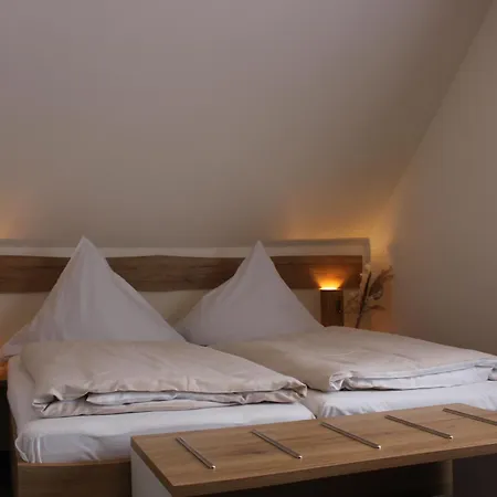 Berghof Wasserkuppe & Gaestehaus Fuldaquelle 酒店 格尔斯费尔德