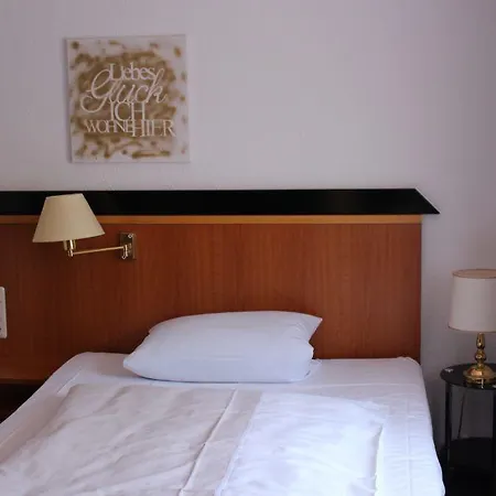 Berghof Wasserkuppe & Gaestehaus Fuldaquelle 3* 格尔斯费尔德