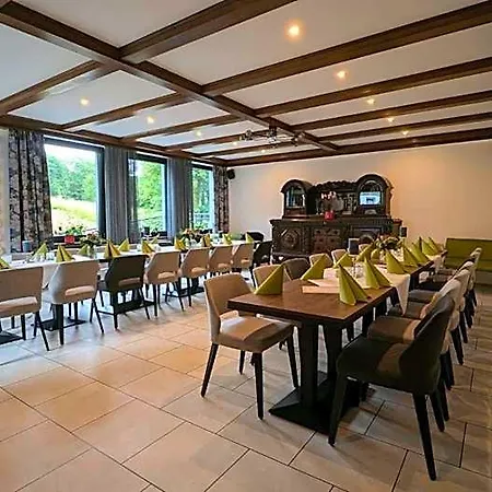 Berghof Wasserkuppe Und Gaestehaus Fuldaquelle 3*
