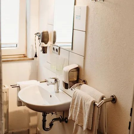 Berghof Wasserkuppe Und Gaestehaus Fuldaquelle 3*