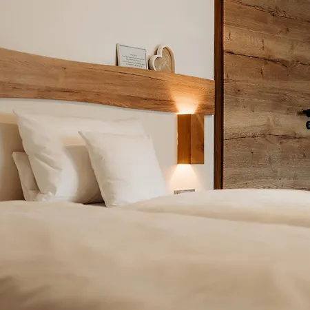 Berghof Wasserkuppe Und Gaestehaus Fuldaquelle Hotel Gersfeld